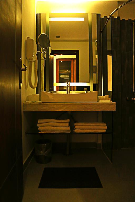 Lahore Continental Hotel Kültér fotó